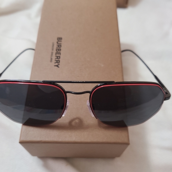 GIFTED! Burberry aviator sunglasses with case. - Picture 2 of 13